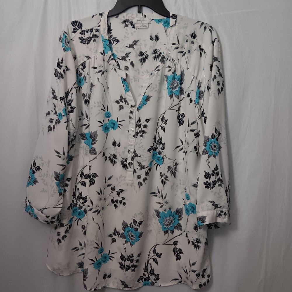 VAN HEUSEN WOMEN'S FLORAL PRINT BUTTON DOWN BLOUSE